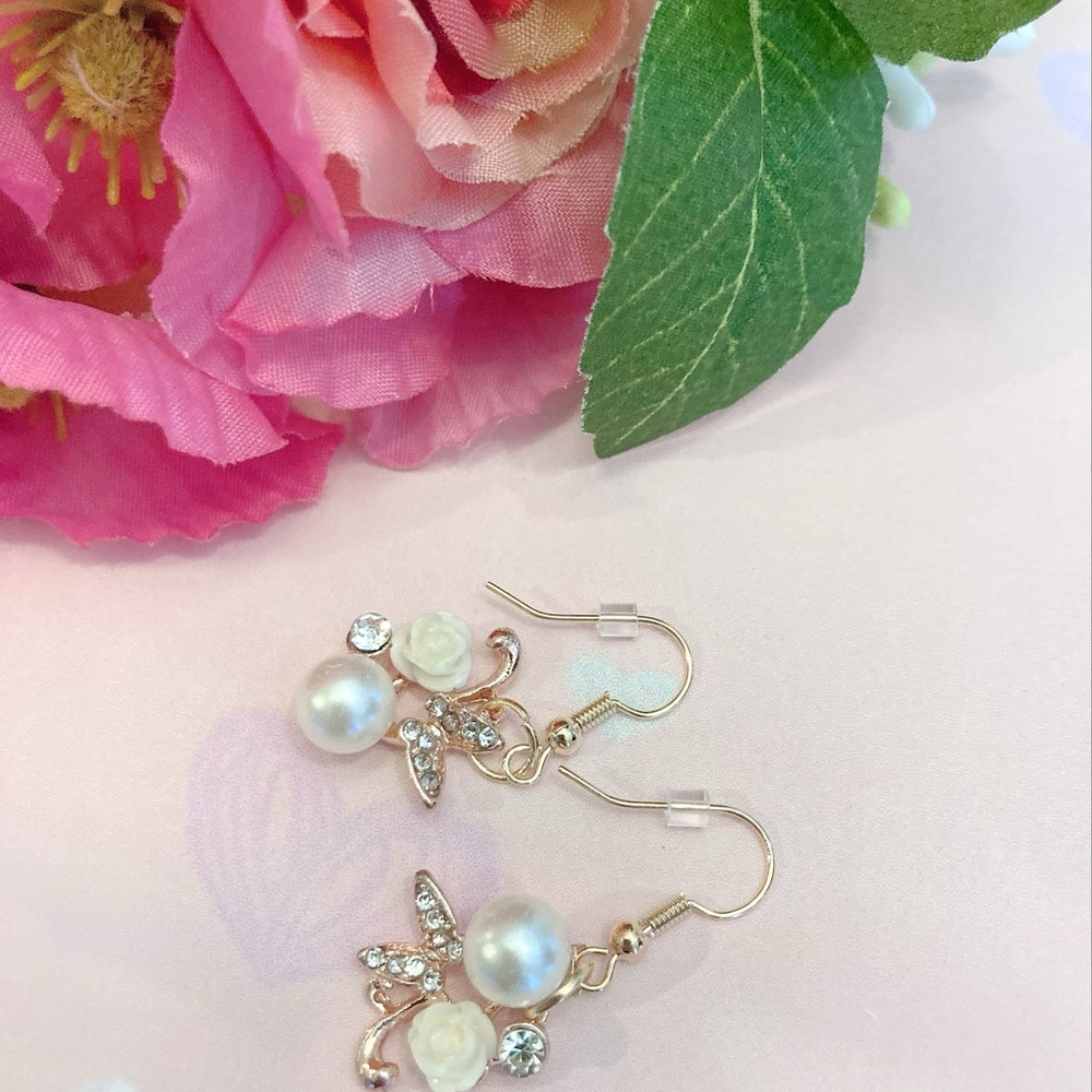 Dangled earrings. Butterfly pearl earrings. - Picture 2 of 5